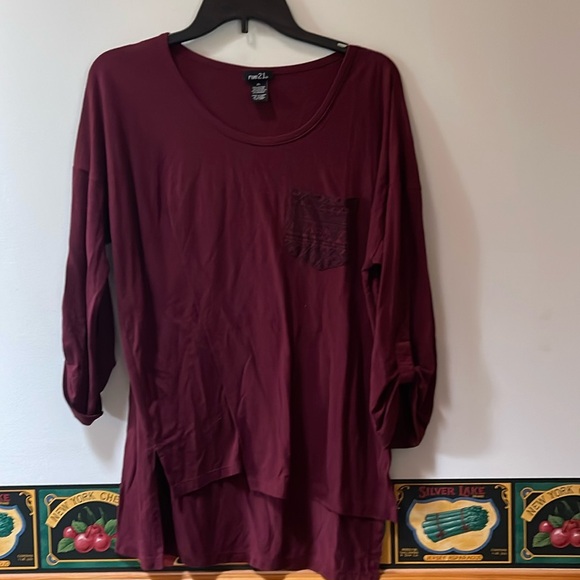 Rue21 Tops - Women’s Maroon Three Quarter Sleeve Top